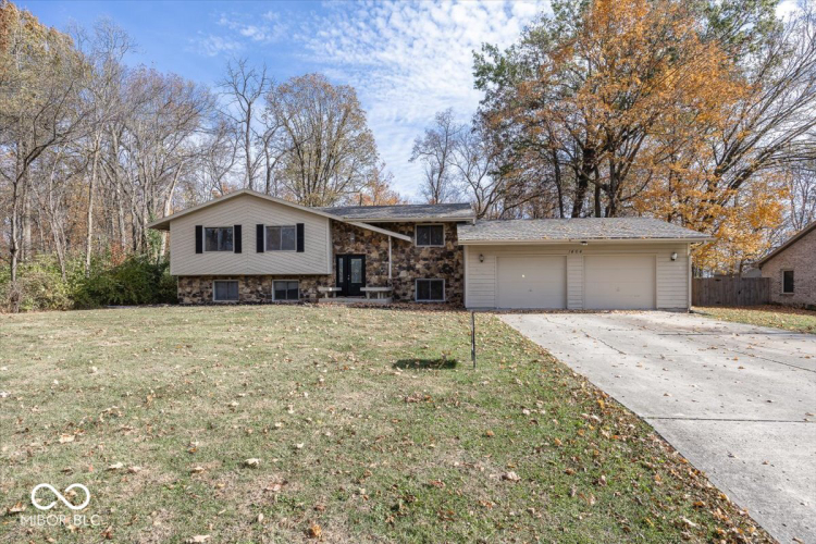 1464  Woodscliff Drive Anderson, IN 46012 | MLS 22009988