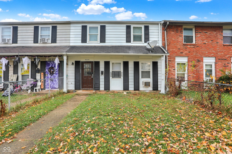 8254  Meadowlark Drive Indianapolis, IN 46226 | MLS 22010010