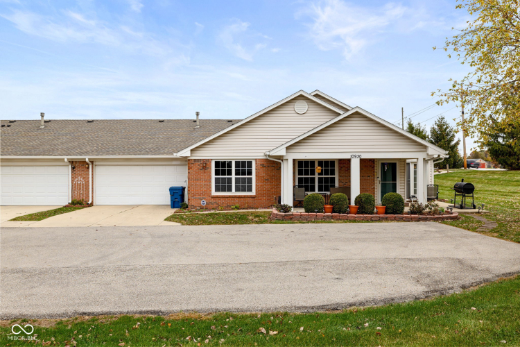 10930  Autumn Glen Drive Indianapolis, IN 46229 | MLS 22010603