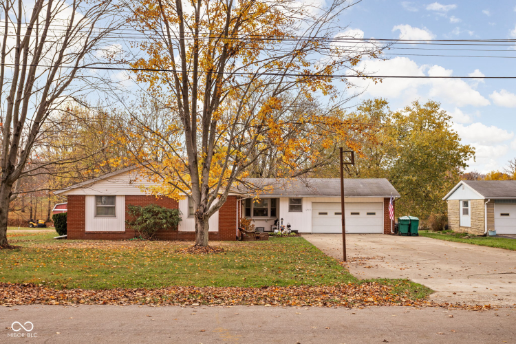 1213  Lake Vista Drive Crawfordsville, IN 47933 | MLS 22010695