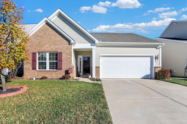 653  Reunion Lane Greenwood, IN 46143 | MLS 22010892