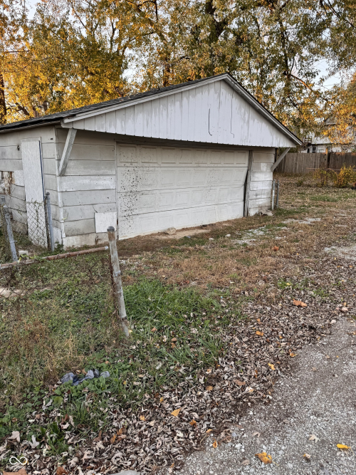 Listing Image 4
