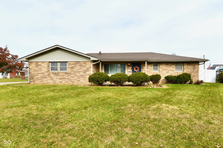 912  Hilltop Boulevard Anderson, IN 46013 | MLS 22011226