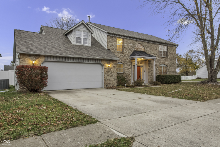 7572  Lippincott Way Indianapolis, IN 46268 | MLS 22011236