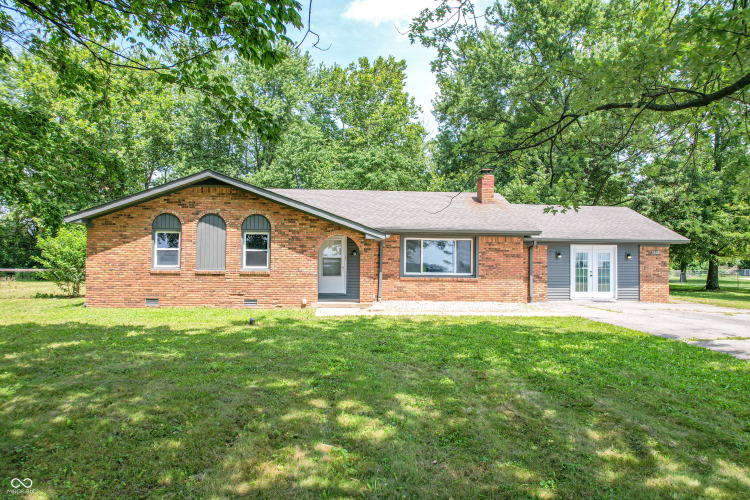 2448 W 400  Greenfield, IN 46140 | MLS 22011278