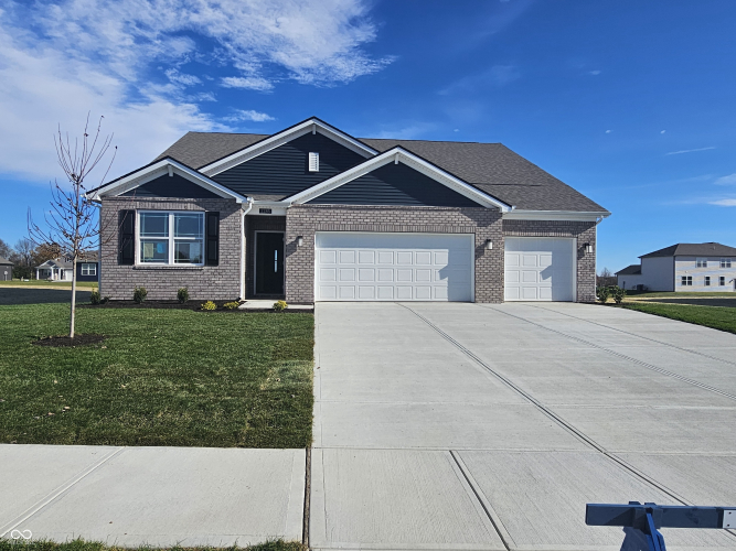 2285  Pine Valley Drive Plainfield, IN 46168 | MLS 22011648