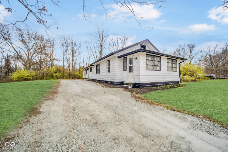 5344 S New Columbus Road Anderson, IN 46013 | MLS 22012061