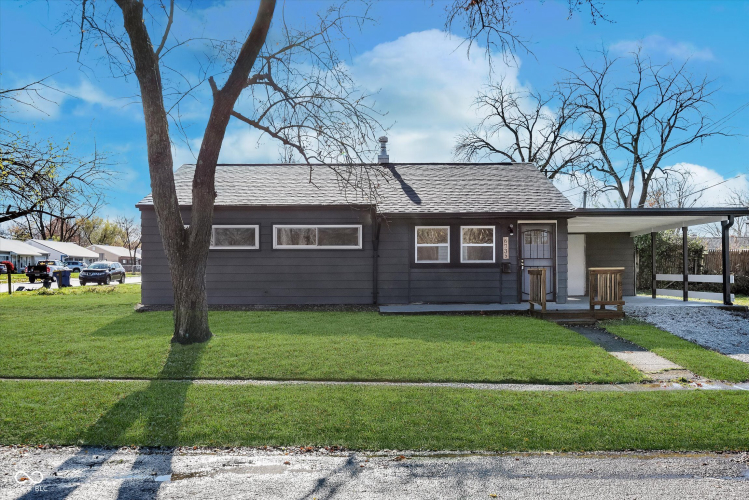 6735 E 49th Street Lawrence, IN 46226 | MLS 22012096