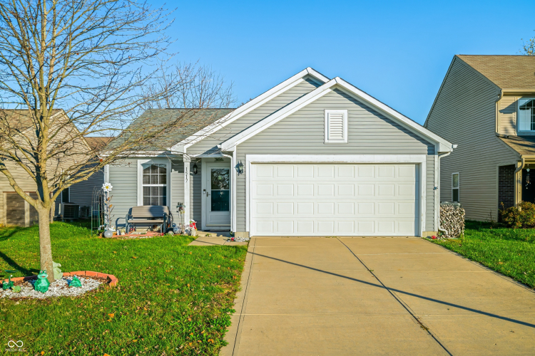 1517  Bluestem Drive Greenwood, IN 46143 | MLS 22012261