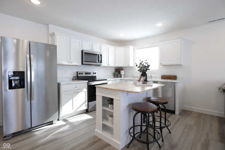 Listing Image 13
