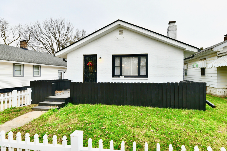 206 W Southern Avenue Indianapolis, IN 46225 | MLS 22012915