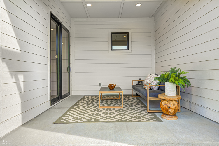 Listing Image 52