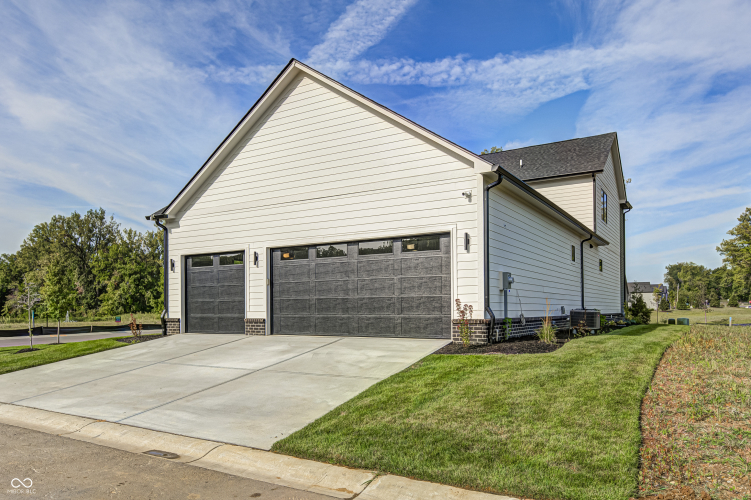 Listing Image 53