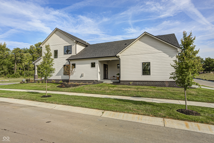 Listing Image 56