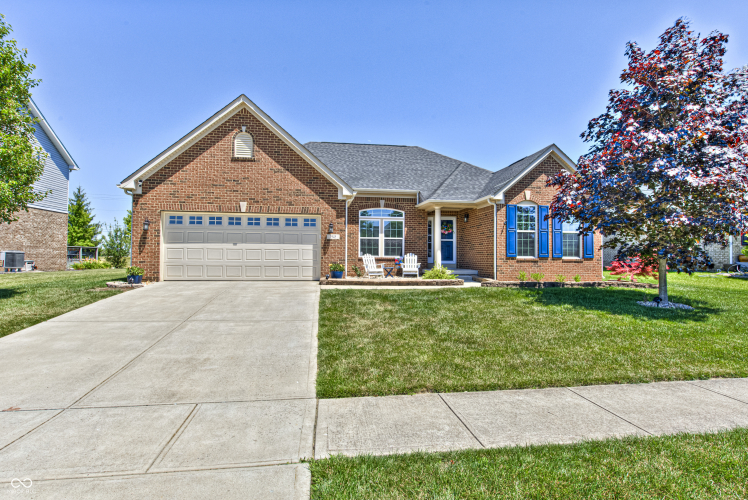 1945  Saratoga Drive Greenwood, IN 46143 | MLS 22013569