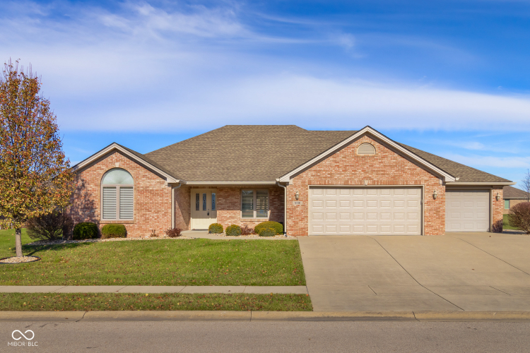 5138  Imperial Drive Columbus, IN 47203 | MLS 22013570