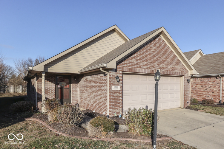 1006  Amesbury Court Indianapolis, IN 46217 | MLS 22013716