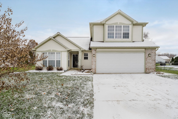 5670  Gainesway Drive Greenwood, IN 46142 | MLS 22013822