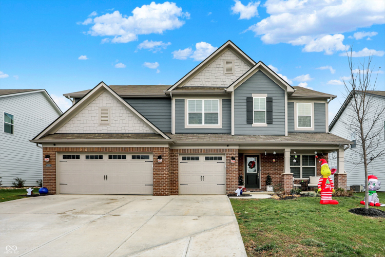 2447 S Copperstone Drive New Palestine, IN 46163 | MLS 22014256