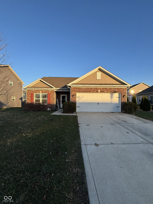 207  Thistlewood Drive Greenfield, IN 46140 | MLS 22014304