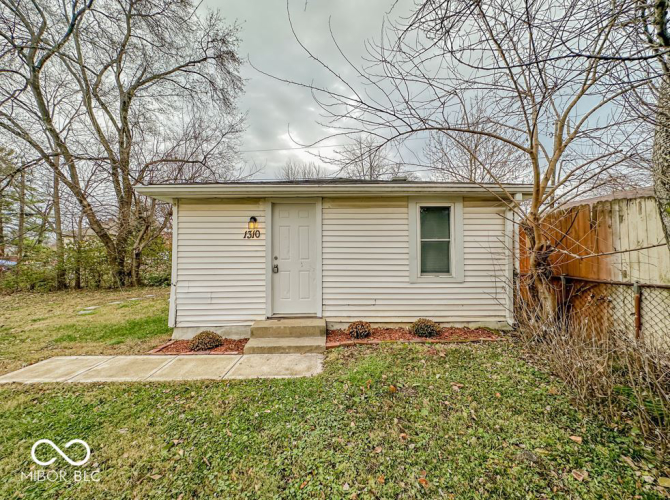 1310 S Edgecombe Avenue Indianapolis, IN 46227 | MLS 22014332