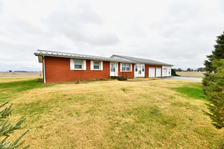 3359 N State Road 11  Seymour, IN 47274 | MLS 22014386