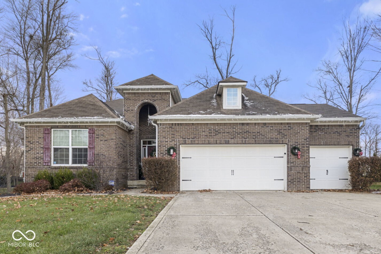 702  Chestnut Drive Avon, IN 46123 | MLS 22014558