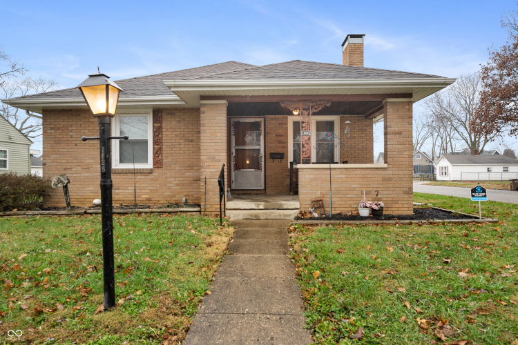 1826  Maple Street Columbus, IN 47201 | MLS 22014589