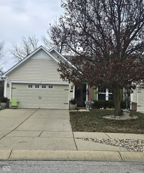 1304  Summerhouse Drive Indianapolis, IN 46217 | MLS 22014711