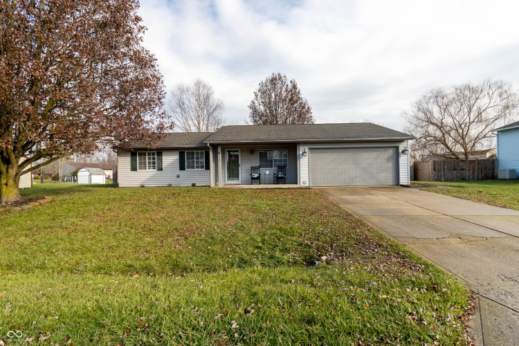 8435  Buckingham Drive Columbus, IN 47201 | MLS 22014789