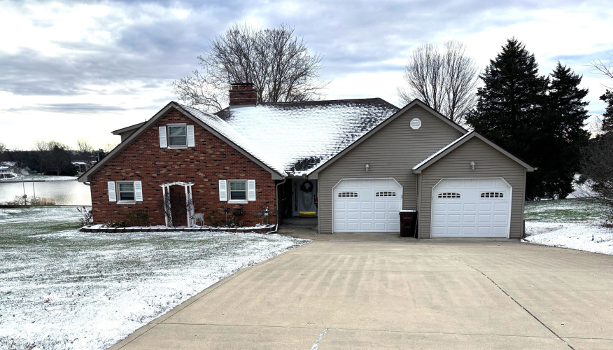 15501 E Lake Shore Drive Hope, IN 47246 | MLS 22014815