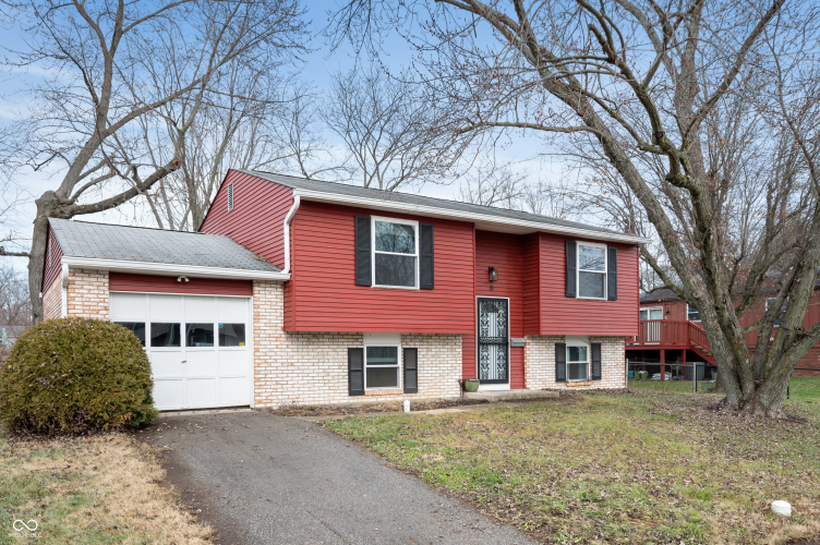 8  Woodmont Court Beech Grove, IN 46107 | MLS 22015110