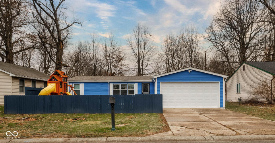 3831  Ireland Drive Indianapolis, IN 46235 | MLS 22015331