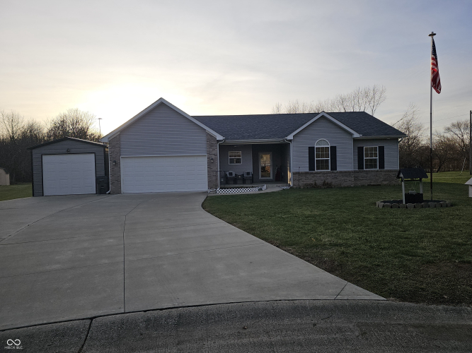 2039  Round Barn Court Anderson, IN 46017 | MLS 22015354