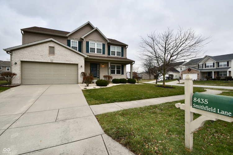 8435  Smithfield Lane Indianapolis, IN 46237 | MLS 22015603