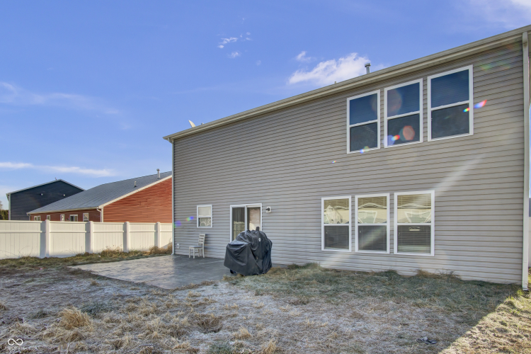 Listing Image 6