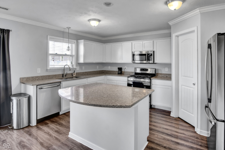 Listing Image 9