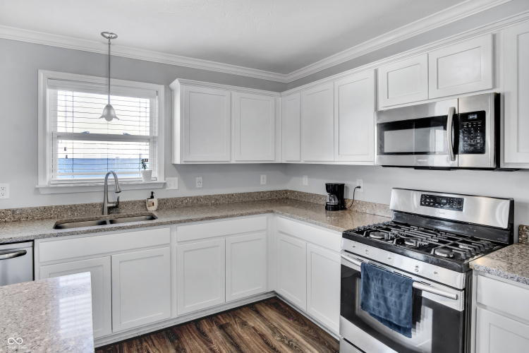 Listing Image 10
