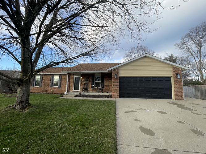 2944  Silver Fox Drive Columbus, IN 47203 | MLS 22016623