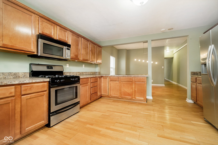 Listing Image 14