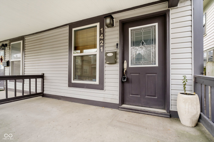 Listing Image 4