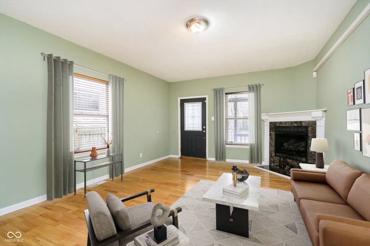 Listing Image 5