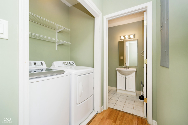 Listing Image 9