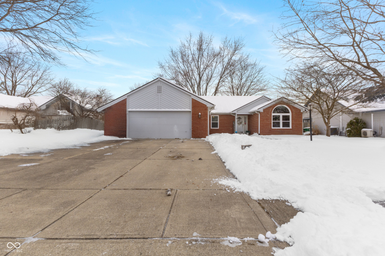 8552  Sunningdale Boulevard Indianapolis, IN 46234 | MLS 22017105