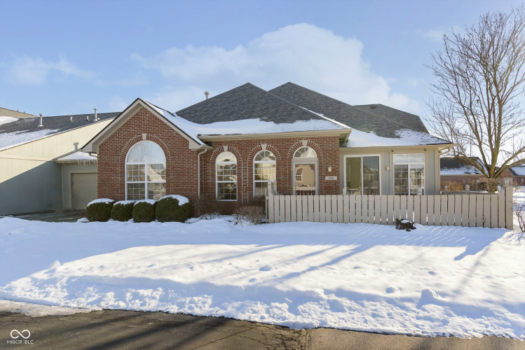 2811  Grandview Lane Greenwood, IN 46143 | MLS 22018146