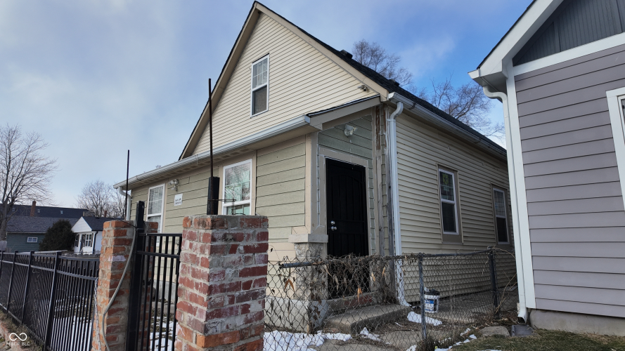 Listing Image 3
