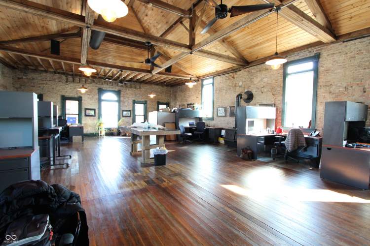 Listing Image 5
