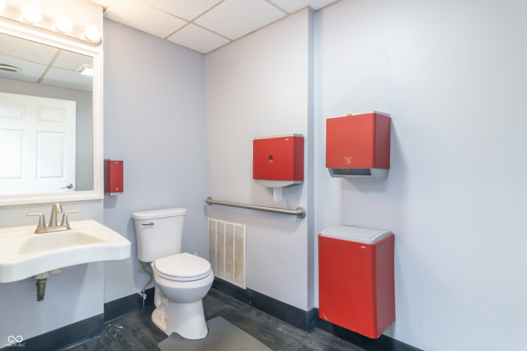 Listing Image 10