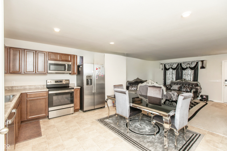 Listing Image 14