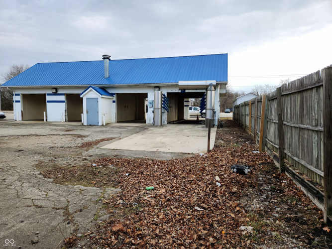 Listing Image 4